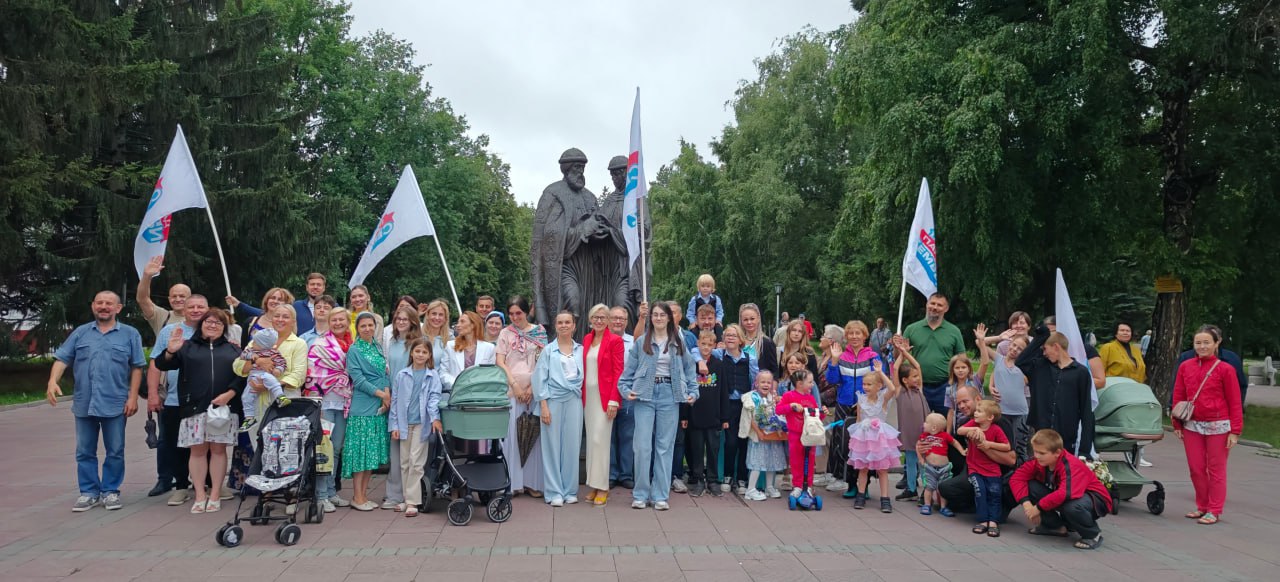 Всероссийский Парад Семьи с молебном прошёл в Новосибирске