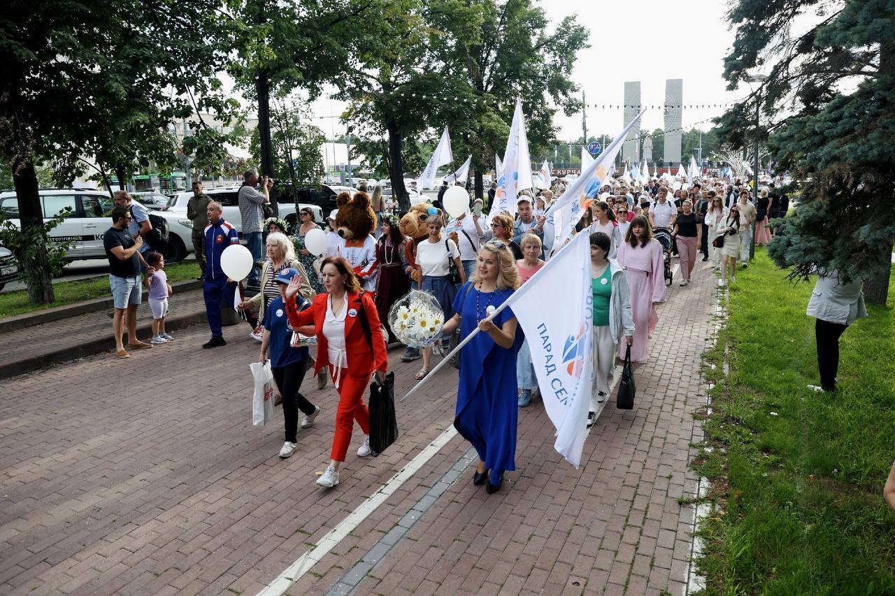 В Челябинске прошёл Всероссийский Парад Семьи!
