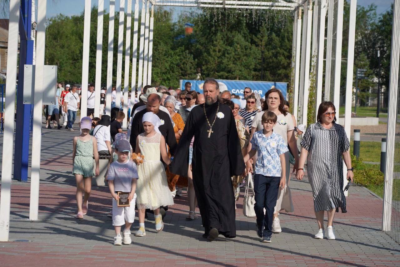В Троицке (Челябинская область) прошёл Всероссийский Парад Семьи!