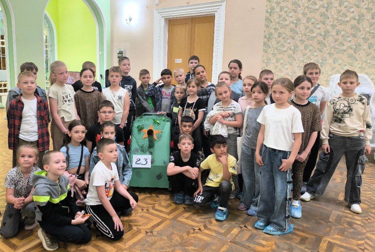 В Макеевке отметили Международный день защиты детей «Парадом колясок»!